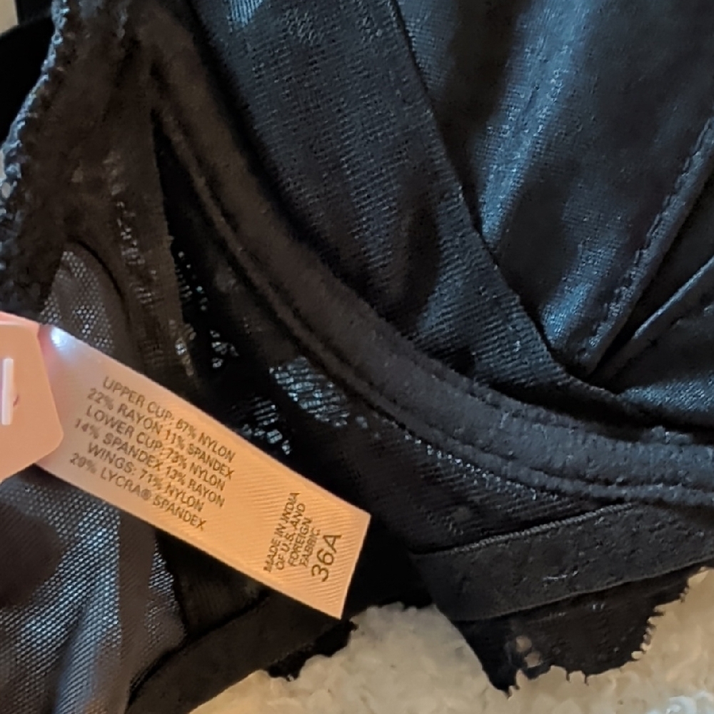 Victoria's Secret Black Lace Underwire Push-Up Bra - Picture 3 of 7